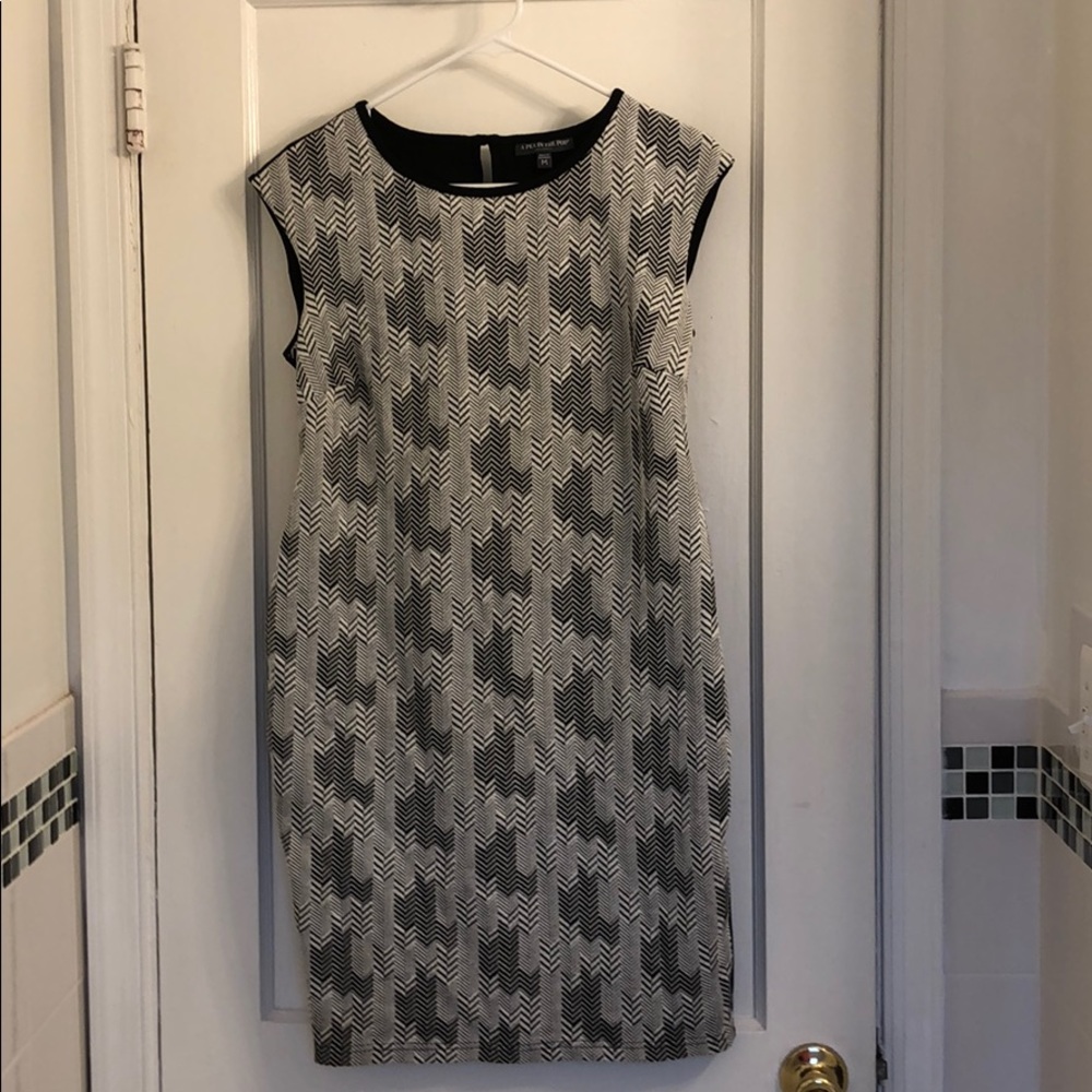 Pea in the Pod maternity dress